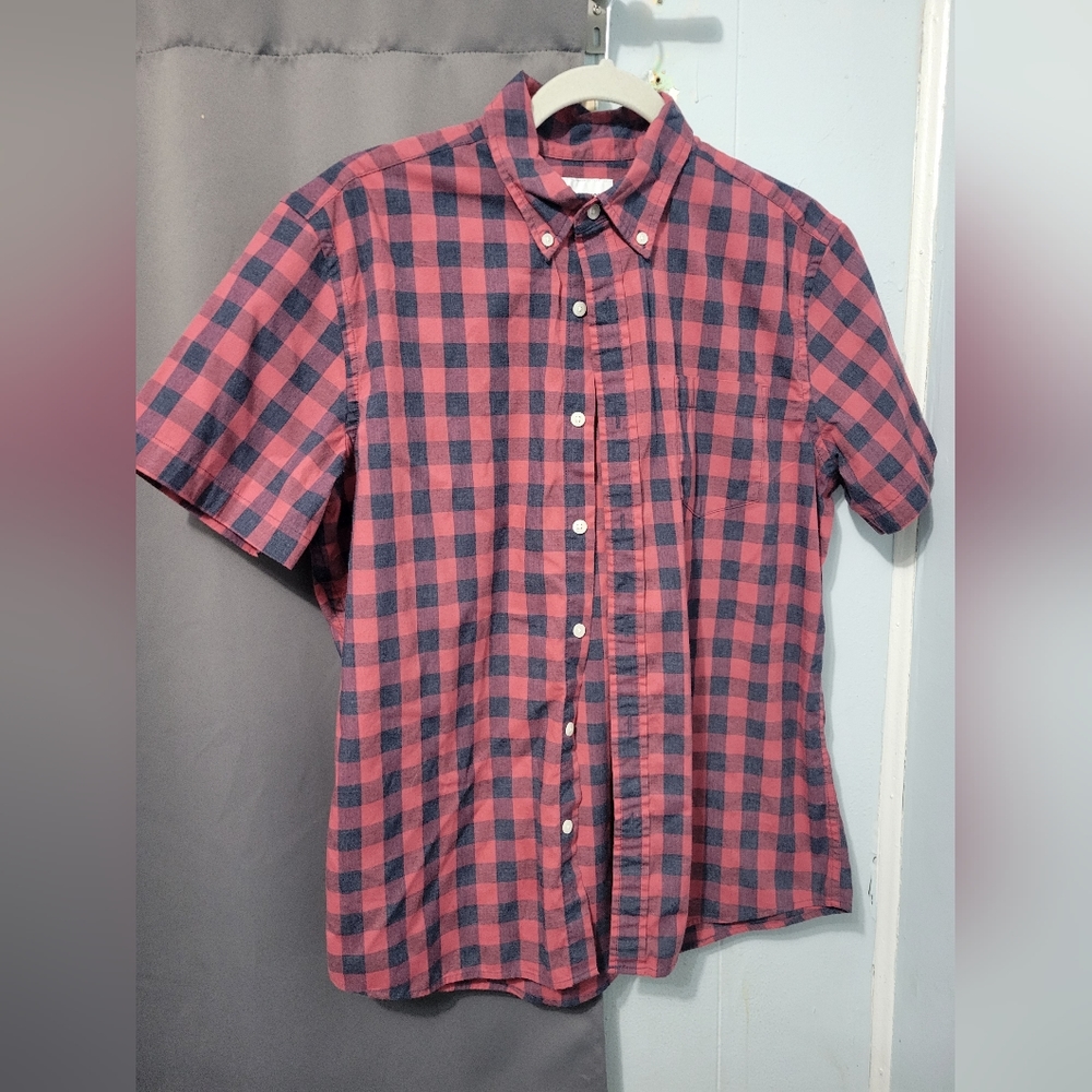 Sonoma red and navy button-up shirt. Size M.